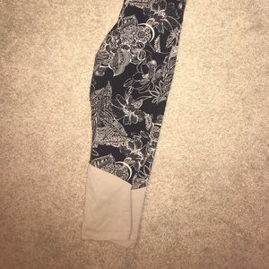 Motherhood Maternity Cropped Floral Print Leggings